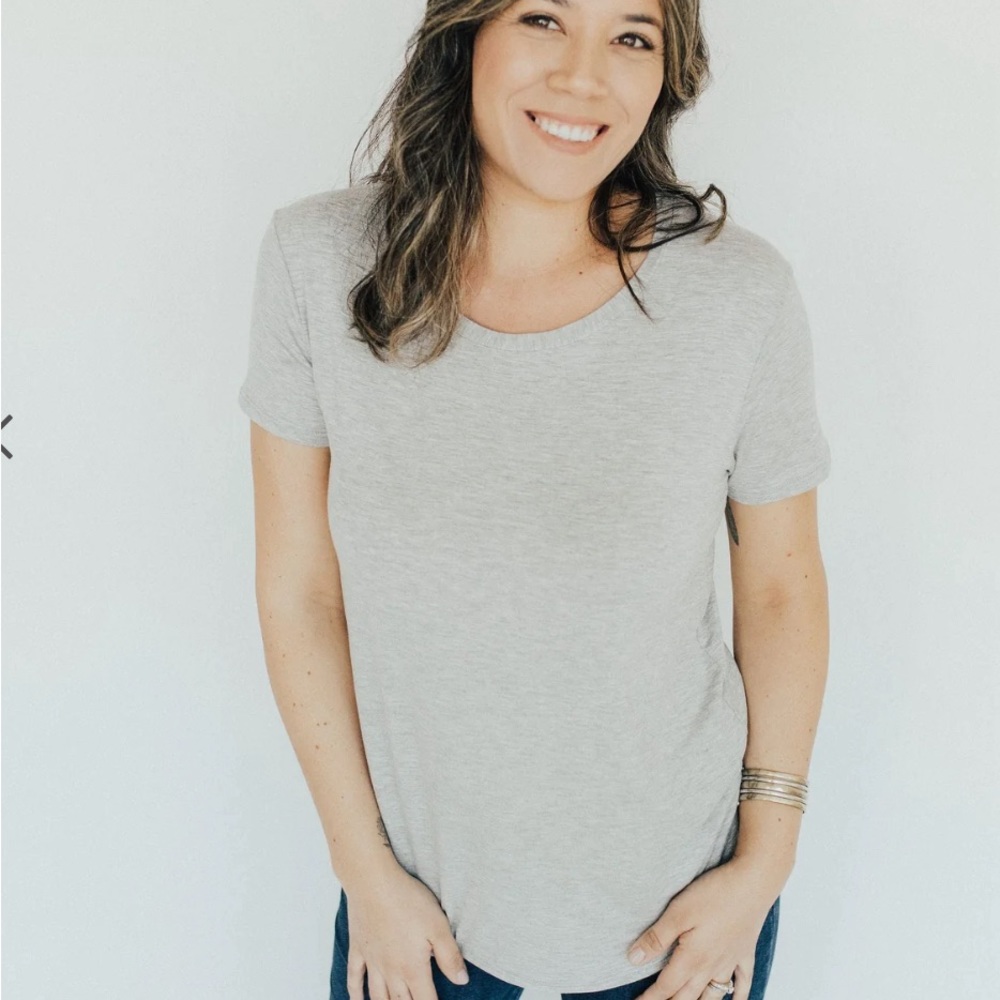 (Set of 4) Carly Jean Los Angelos Favorite Scoop Neck Tee - Picture 3 of 16